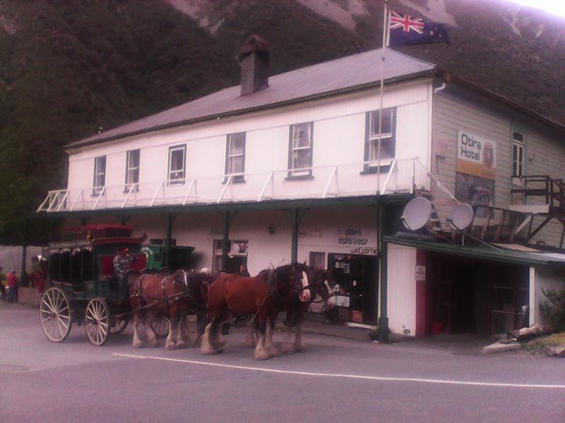 Otira Stagecoach Hotel ภายนอก รูปภาพ