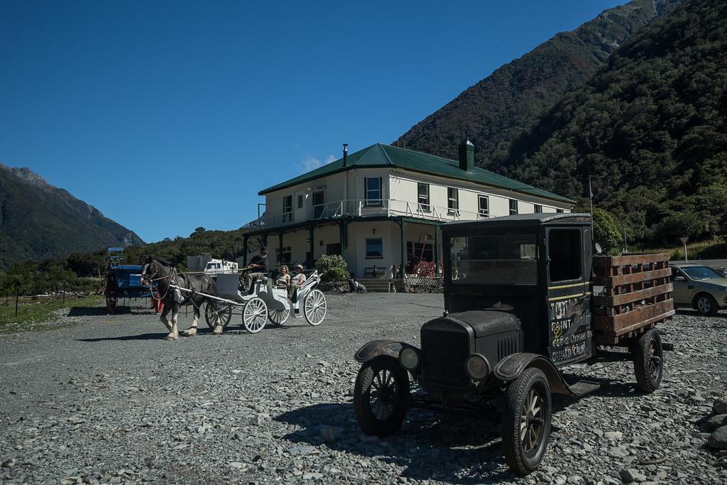 Otira Stagecoach Hotel ภายนอก รูปภาพ