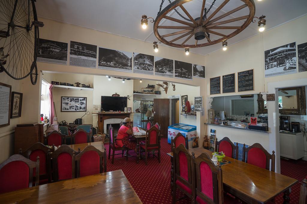 Otira Stagecoach Hotel ภายนอก รูปภาพ
