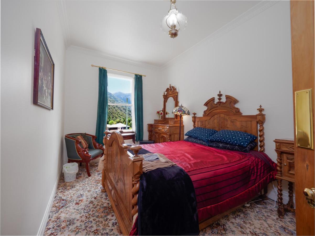Otira Stagecoach Hotel ภายนอก รูปภาพ