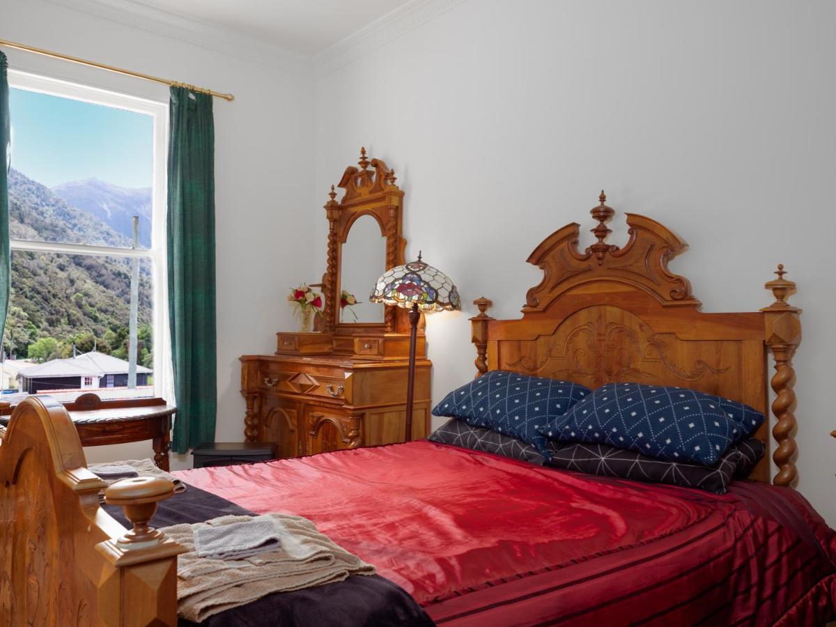 Otira Stagecoach Hotel ภายนอก รูปภาพ