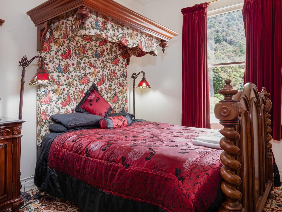 Otira Stagecoach Hotel ภายนอก รูปภาพ