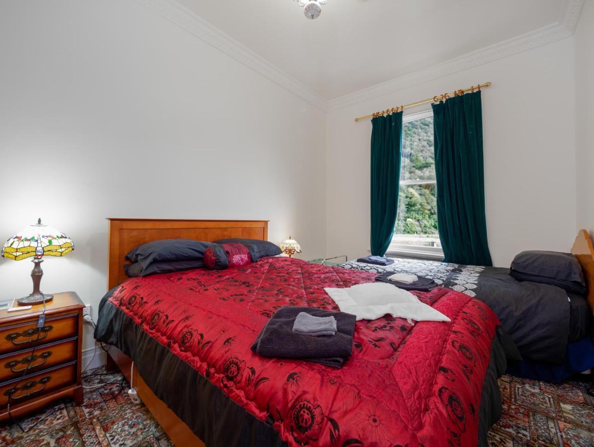 Otira Stagecoach Hotel ภายนอก รูปภาพ
